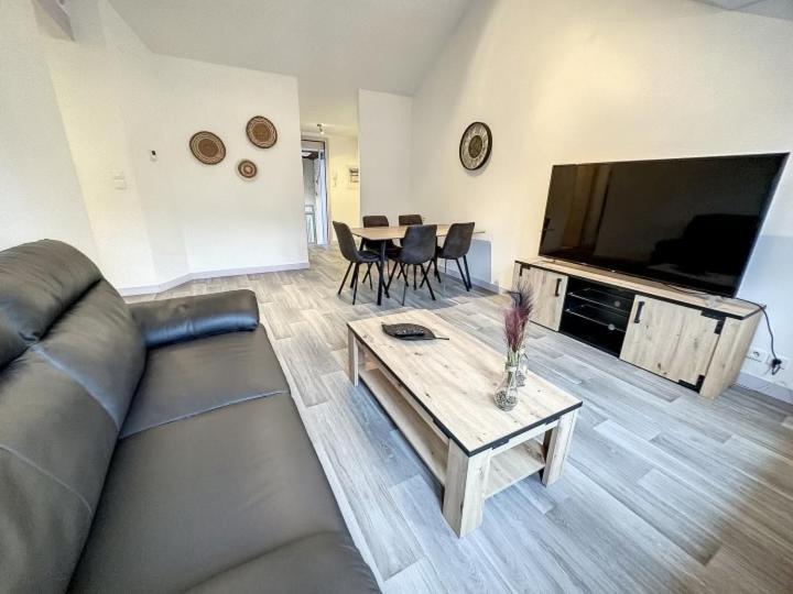 Residence Bury Тюл Екстериор снимка