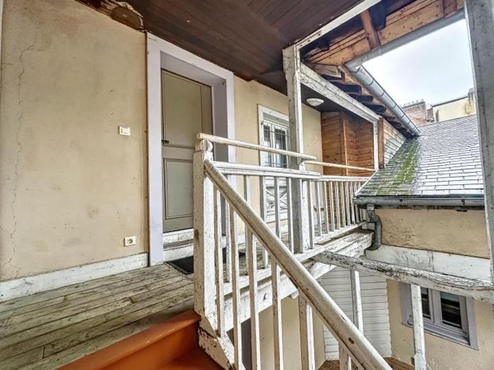 Residence Bury Тюл Екстериор снимка