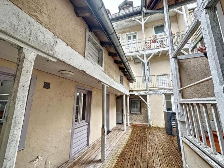 Residence Bury Тюл Екстериор снимка