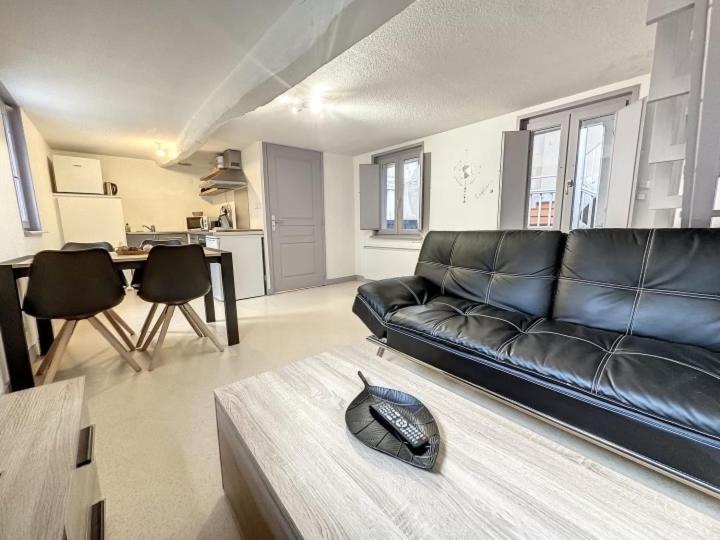 Residence Bury Тюл Екстериор снимка