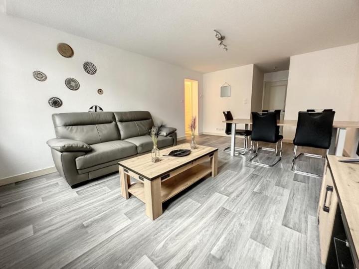 Residence Bury Тюл Екстериор снимка
