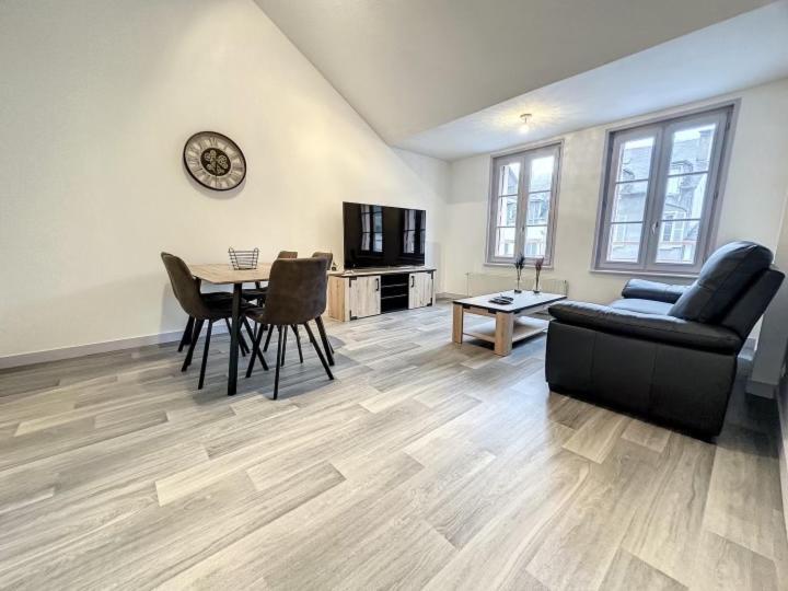 Residence Bury Тюл Екстериор снимка