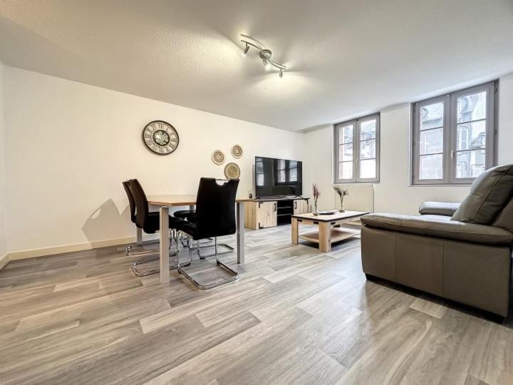 Residence Bury Тюл Екстериор снимка