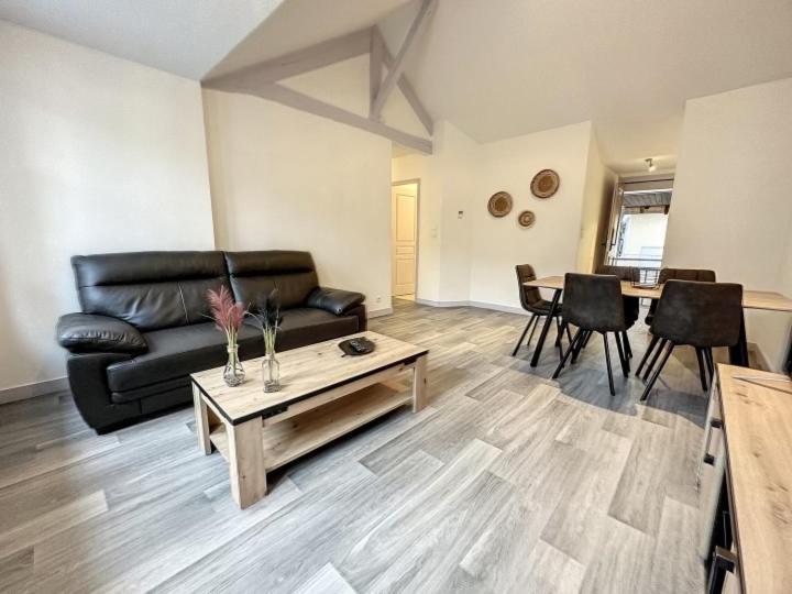 Residence Bury Тюл Екстериор снимка