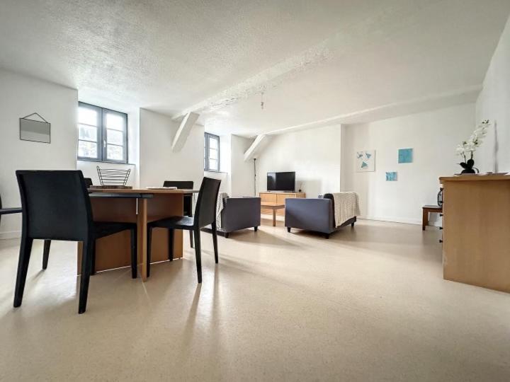 Residence Bury Тюл Екстериор снимка