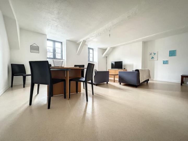 Residence Bury Тюл Екстериор снимка