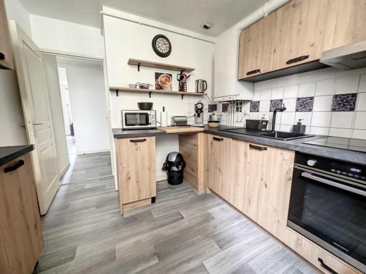 Residence Bury Тюл Екстериор снимка